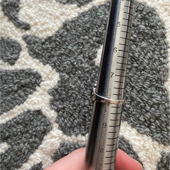 Gorgeous Sterling Silver Vintage Ring - Picture 5 of 6